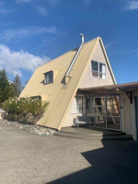 Classic A-Frame On Milford Te Anau Bagian luar foto